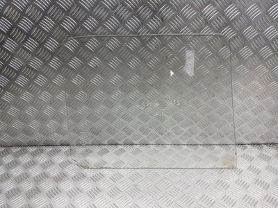 Скло двері лівий задня skoda 105 s фото №1