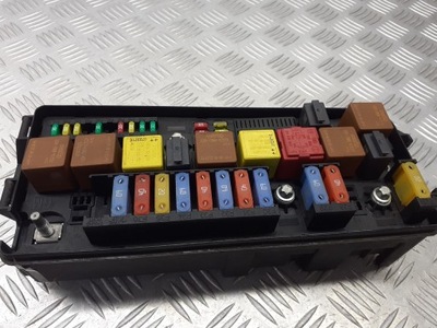 Коробка предохранителей saab оригинальный номер 12769644 фото №1