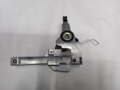 Кронштейн правий перед maserati 068001800 новий оригінал фото №1