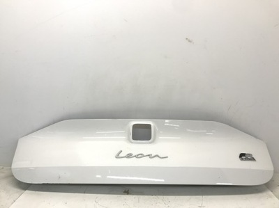 Seat leon iv накладка молдинг крышки багажника задняя фото №1