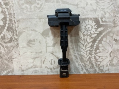 Обмежувач двері bmw x3 g01 фото №1