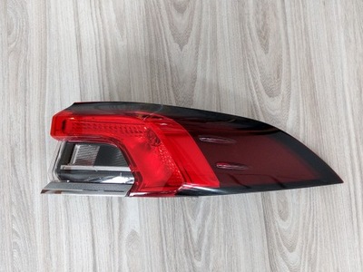 LAMPA PRAWY TYŁ TOYOTA COROLLA E21 SEDAN 19-