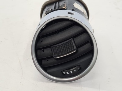 Seat exeo решітка обдув ліва 3r0820901 фото №1