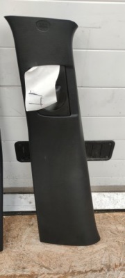 Jeep cherokee kl захист стійка середина ліва права - oem частини автомобільні фото №1