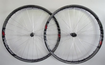 KOŁA MTB 29 carbon DT Swiss 180 ceramic NOWOSC