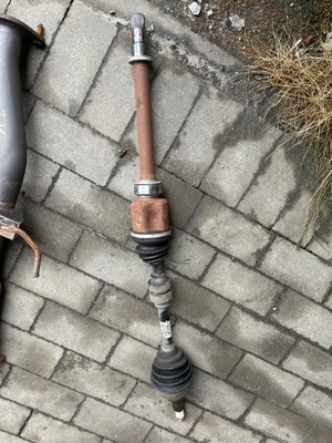 Nissan pulsar c13 1.2dig-t приводной вал правая автоматическая коробка передач фото №1