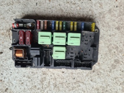 Коробка запобіжників range rover l322 518776109 фото №1