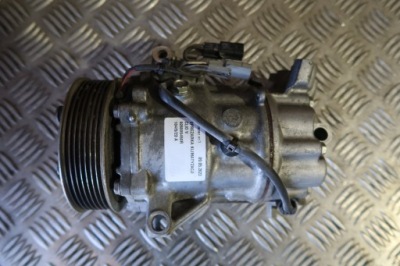 Компресор кондиціонера clio v 926005450r фото №1
