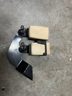 Заскочки поперечина задня audi a8 d4 фото №1