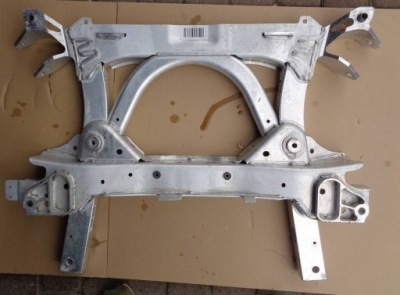 Bmw i3 подрамник подрамник 68857710 фото №1