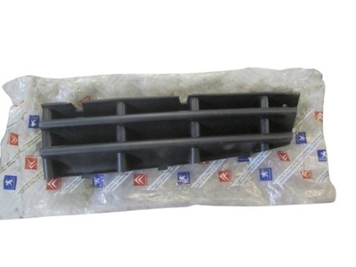 Решётка заглушка правая peugeot 207 9681933377 фото №1