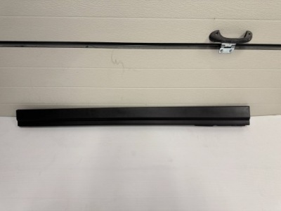 Land rover range rover l460 молдинг поріг права поріг m8e2-101d56-a фото №1