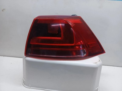 Vw golf vii hb лампа права задня led фото №1