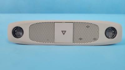 Tesla model 3 21r лампа салона кабины 1092573-00-l фото №1