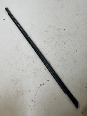 Hyundai i20 ii 5d молдинг ущільнювач ліва задня фото №1