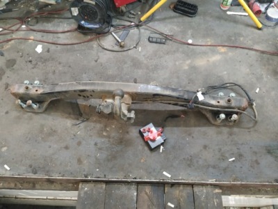 Audi q7 4l hak буксировочный 4l0803921a фото №1