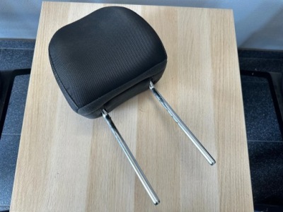 Hyundai i20 ii 14-18 подголовник сиденье перед фото №1