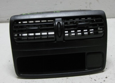 Mercedes atego 3 818 5.2d 18r решётка обдув 9438300354 фото №1