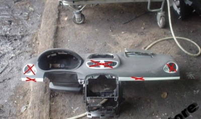 Renault clio iii 05- панель приладів приладова пошкоджена фото №1