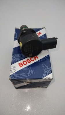 Новий оригінальний регулятор датчик тиску пального bosch 0281002803 фото №1