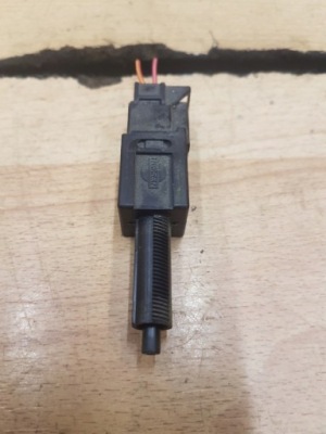 Датчик стоп педалі гальма nissan primera p12 фото №1