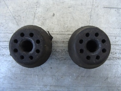 Кронштейн резинки радиатора renault megane ii 8200050412 2 штуки фото №1