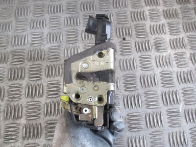 Замок левый перед toyota avensis t25 03-06 фото №1