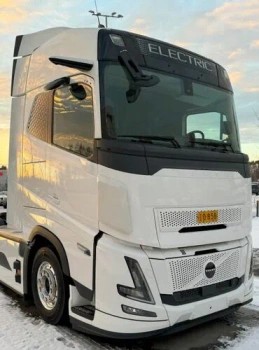 Ветровики брызговики volvo fh aero фото №1