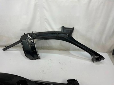 Обшивка блок двигуна правий ferrari 488 spider фото №1