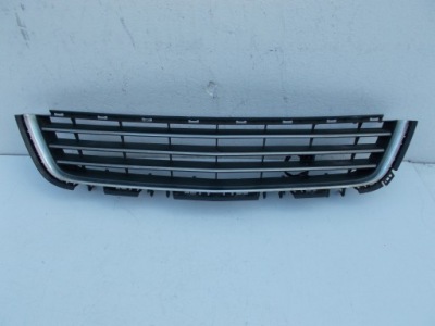 Решётка  решётка бампера средняя opel astra h 3 3 рестайлинг фото №1