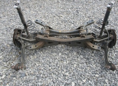 Балка підвіска задня oś підрамник mazda 3 bm iii hb фото №1