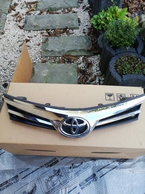 Toyota corolla e16 lift хром решётка радиатора 53111-02a80 фото №1