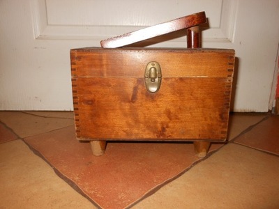 STARA DREWNIANA SKRZYNKA PUCUBUTA