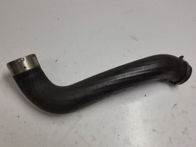 Volvo v40 ii 2 12-16r 2.0 d труба пабтрубок  воздуха интеркулер p31430019 фото №1