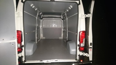 MONTAJE AUTO FIAT DOBLO L1/1,8M/  