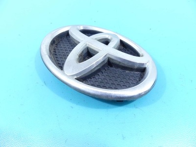 Решітка радіатора решітка радіатора toyota yaris ii фото №1