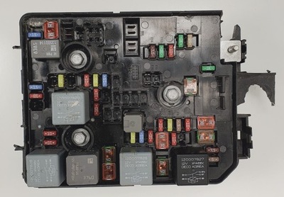Коробка предохранителей opel adam 39117562 фото №1
