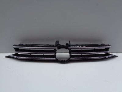 Решітка радіатора решітка радіатора vw touran 5ta 16- фото №1