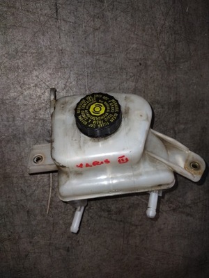 Бак рідина гальмівний toyota yaris iii фото №1