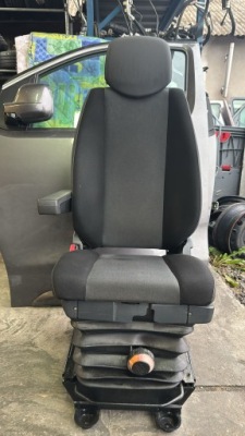 Сидіння водія пневматичний renault master 3 фото №1