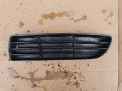 Audi a4 b5 решітка бампера ліва 8d0807345b фото №1