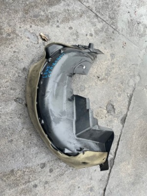 Citroen c5 aircross подкрылок задняя левая 9824161180 правое 9824159480 фото №1