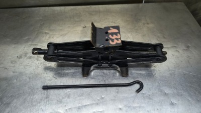 Saab домкрат подъемник автомобильный 810954 фото №1