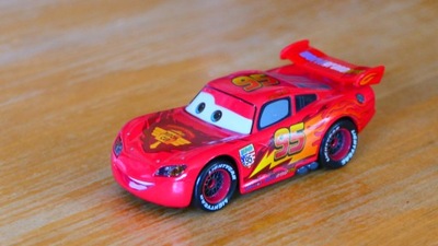 auta cars disney 1-43 Lightning McQueen