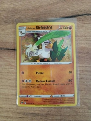 Oryginalna karta Pokemon TCG: RCL 095/192 Galarian Sirfetch'd Cosmic Holo