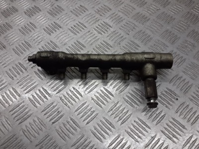 Молдинг впрыскная opel zafira b 1.7 cdti фото №1