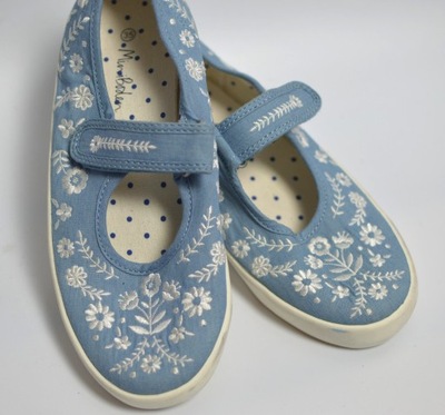 BODEN nowe buty dziewczęce błękitne w wyszywane kwiatki trampki roz 35