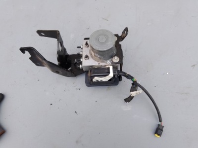 Насос abs citroen c3 iii 16- 9826051380 фото №1