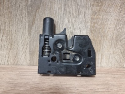 Audi a3 8v замок капот 8v0823509 фото №1