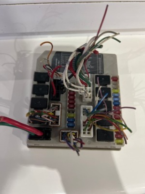 Коробка предохранителей uch nissan micra 422k18 фото №1